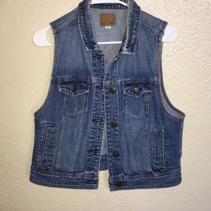American Eagle Jean Vest